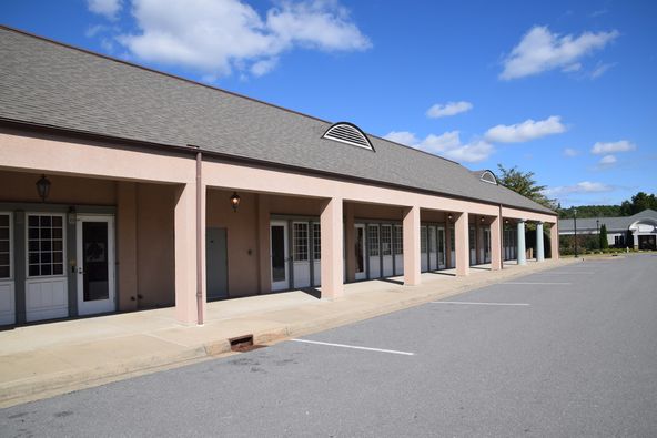 The Village at Rahling Road: 27 Rahling Cir, Little Rock, AR 72223